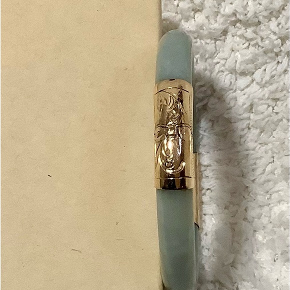 Vtg 14K Yellow Gold Hinge Jade Bangle / 57mm circumference /2.3”inside Diameter - Picture 5 of 13